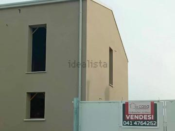 Villetta bifamiliare in vendita di 130 m² in Via Gaetano Donizetti