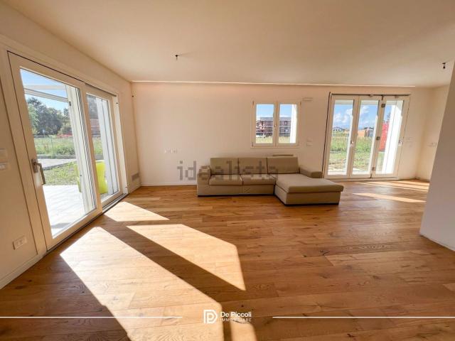 Villetta bifamiliare in vendita di 130 m² in Via Genova, 20