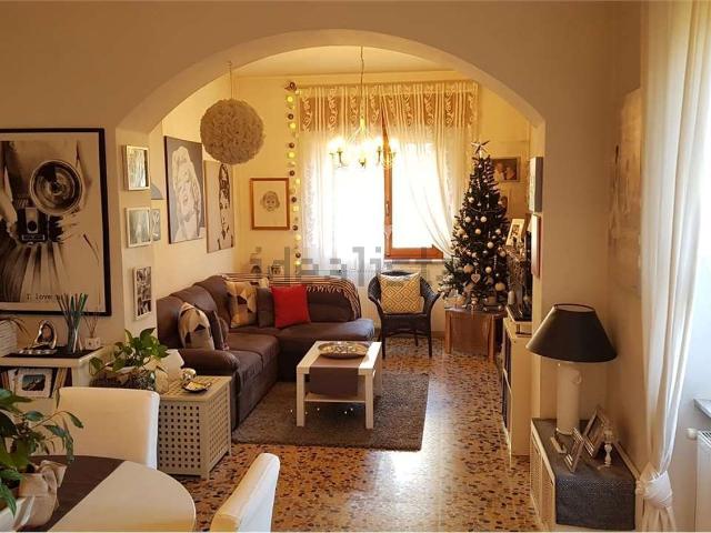 Villetta bifamiliare in vendita di 130 m² in Via Giovan Battista Vannugli