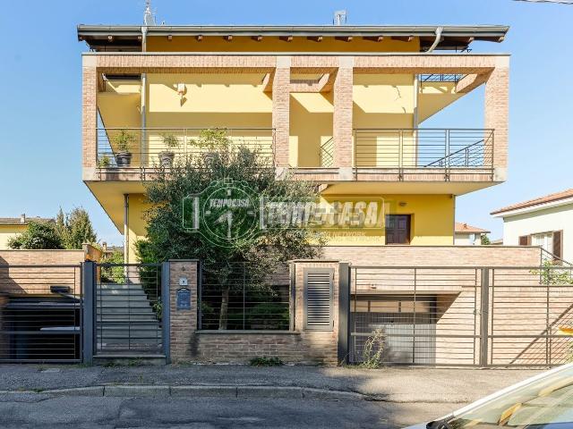 Villetta bifamiliare in vendita di 146 m² in Via Giovanni Pascoli, 22