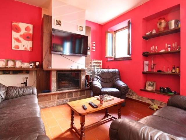 Villetta bifamiliare in vendita di 130 m² in Via Maestà Nera, 1