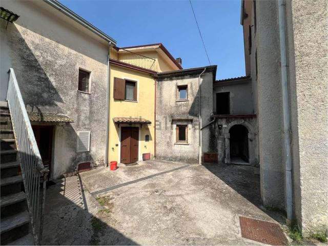 Villetta bifamiliare in vendita di 130 m² in Via Marrocchio, 27