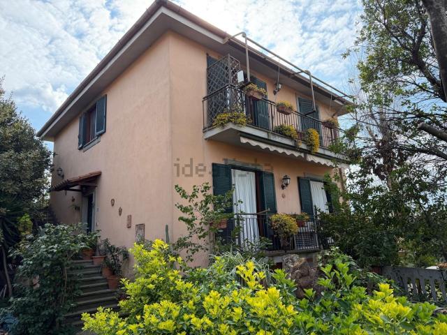 Villetta bifamiliare in vendita di 130 m² in Via Mazzamagna, 58