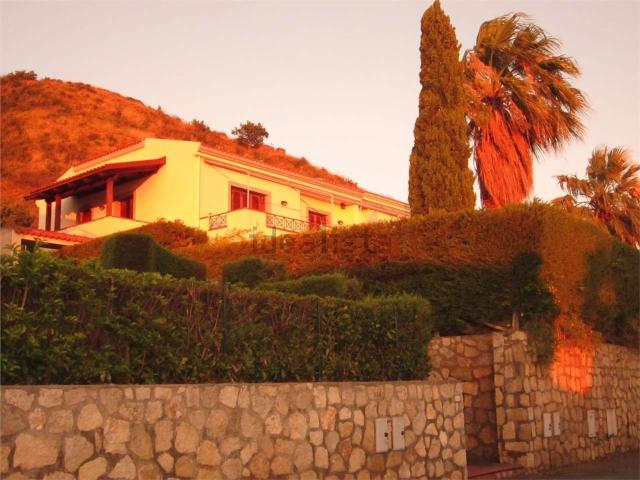 Villetta bifamiliare in vendita di 130 m² in Via Paneduro, 6
