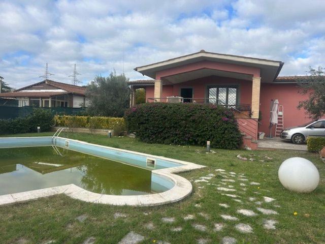 Villetta bifamiliare in vendita di 130 m² in Via Padova, 29