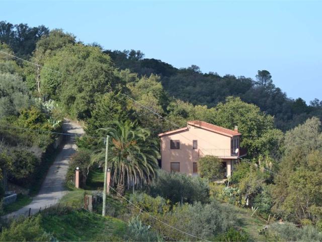 Villetta bifamiliare in vendita di 130 m² in Via Pietro Mascagni