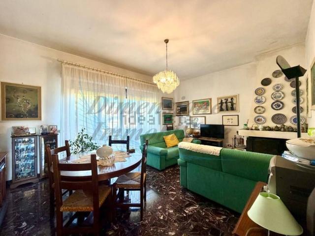 Villetta bifamiliare in vendita di 130 m² in Via Raffaello Sernesi