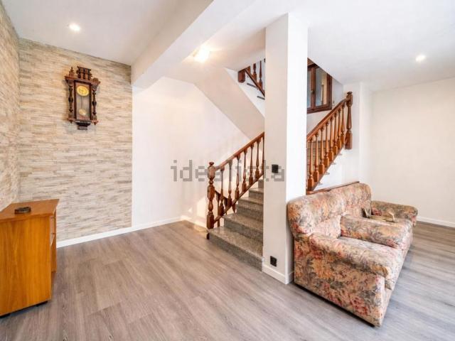 Villetta bifamiliare in vendita di 130 m² in Via Rivone, 39