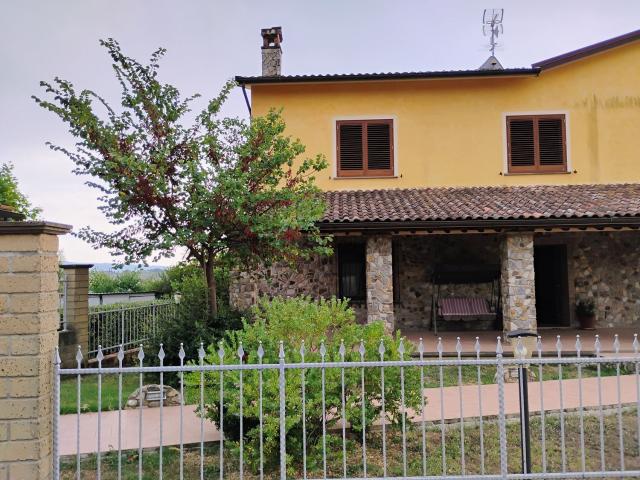 Villetta bifamiliare in vendita di 130 m² in Via Roma