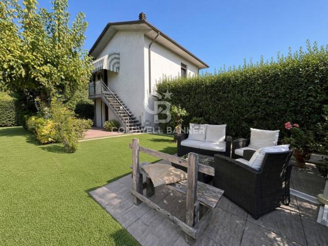 Villetta bifamiliare in vendita di 130 m² in Via Sant&apos Elme