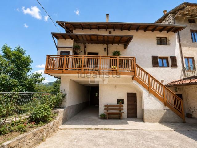 Villetta bifamiliare in vendita di 130 m² in Via Sotto Prada