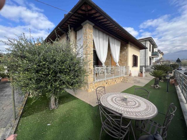 Villetta bifamiliare in vendita di 130 m²