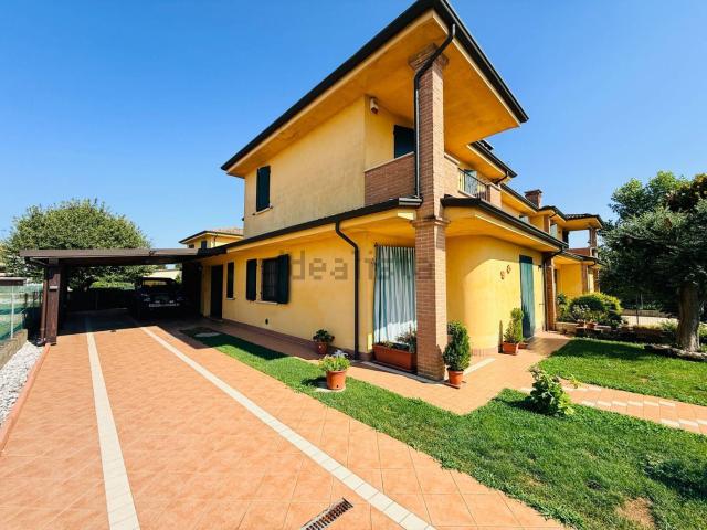Villetta bifamiliare in vendita di 130 m²
