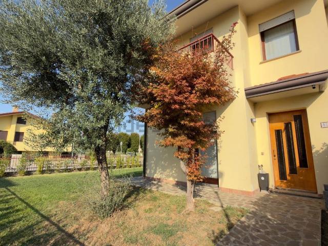 Villetta bifamiliare in vendita di 130 m²