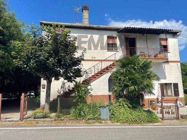 Villetta bifamiliare in vendita di 131 m² in Frazione San Giovanni, 53