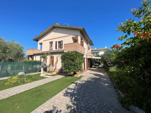Villetta bifamiliare in vendita di 131 m² in Via Zancanaro Tono, 25