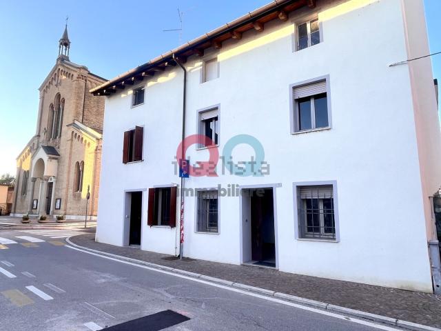 Villetta bifamiliare in vendita di 131 m² in Via Callalta, 3