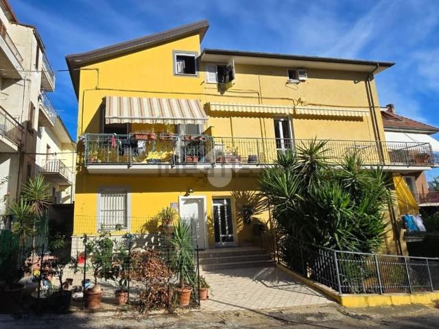 Villetta bifamiliare in vendita di 131 m² in Via Carnia, 20