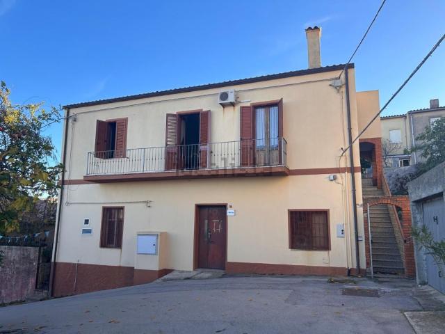 Villetta bifamiliare in vendita di 131 m² in Via Giuseppe Garibaldi