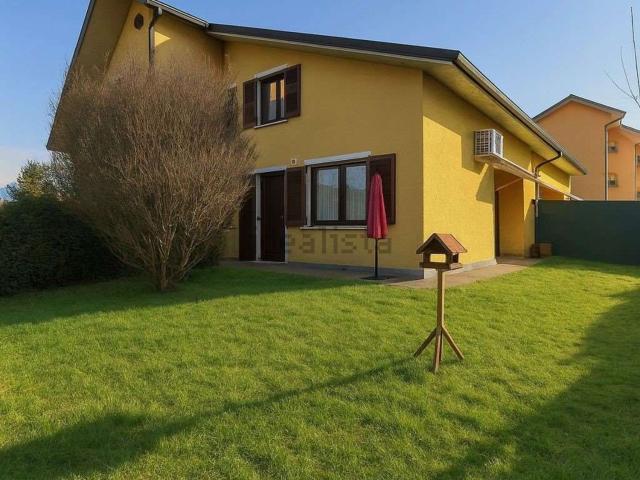 Villetta bifamiliare in vendita di 131 m²