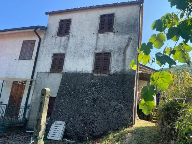 Villetta bifamiliare in vendita di 132 m² in Via IV Novembre, 20