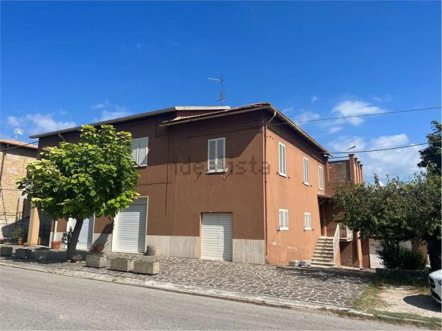 Villetta bifamiliare in vendita di 137 m² in Località Petrognano