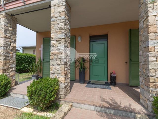 Villetta bifamiliare in vendita di 137 m² in Via I° Maggio, 25