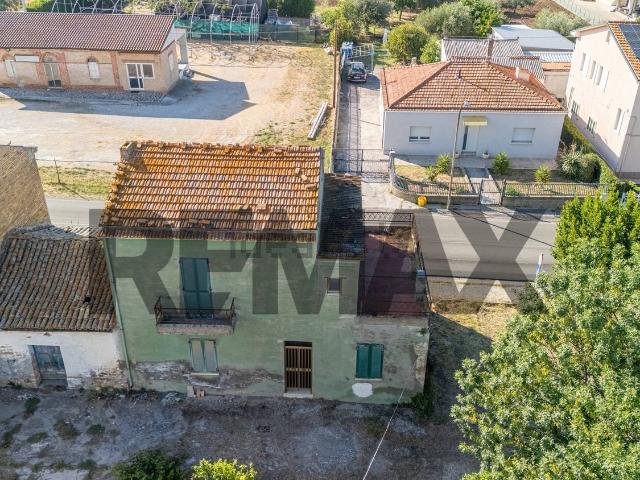 Villetta bifamiliare in vendita di 137 m² in Via Osimo, 19