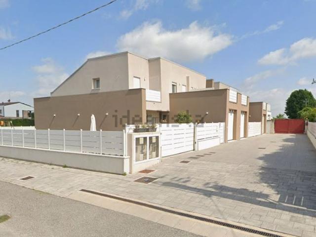 Villetta bifamiliare in vendita di 134 m² in Via P. Mascagni, 29