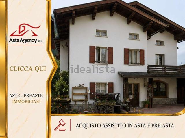 Villetta bifamiliare in vendita di 135 m² in Corso Italia, 21