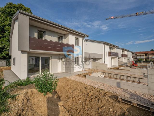 Villetta bifamiliare in vendita di 135 m² in Piazza de Gasperi