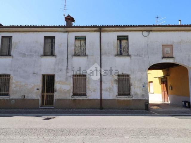 Villetta bifamiliare in vendita di 135 m² in Via Unione Europea, 22