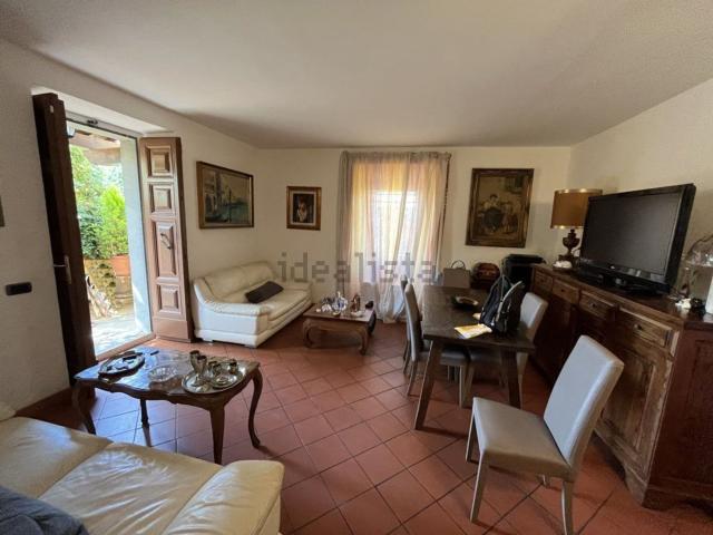 Villetta bifamiliare in vendita di 135 m² in Via acqualunga