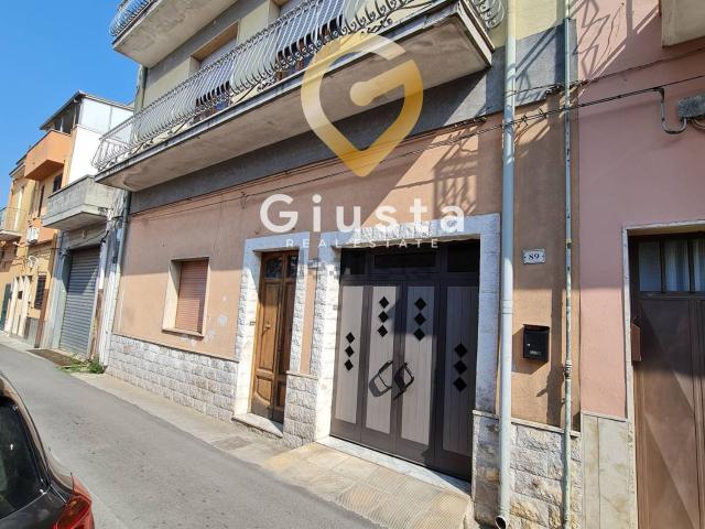 Villetta bifamiliare in vendita di 135 m² in Via Albanese, 83