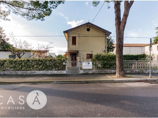 Villetta bifamiliare in vendita di 135 m² in Via Antonio Gramsci, 8