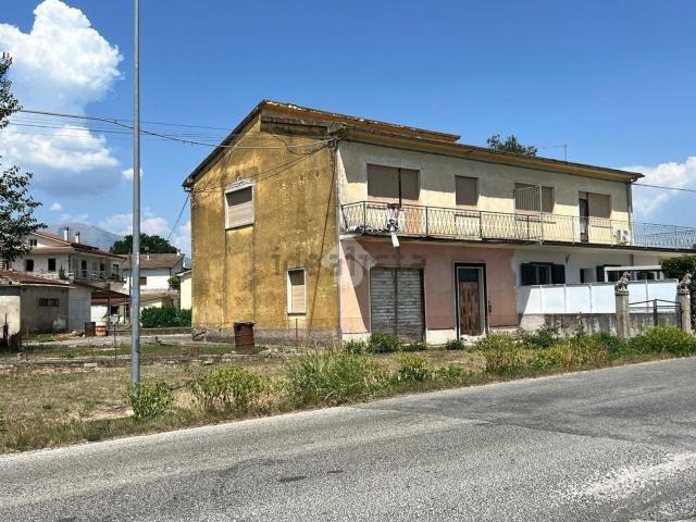 Villetta bifamiliare in vendita di 135 m² in Via Ausonia, 78
