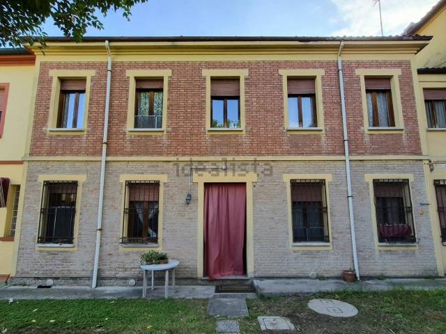 Villetta bifamiliare in vendita di 135 m² in Via Comacchio, 121