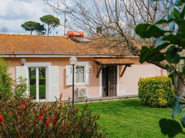 Villetta bifamiliare in vendita di 135 m² in Via dei Mandorli