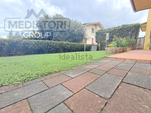 Villetta bifamiliare in vendita di 135 m² in Via delle Piagge Seconda