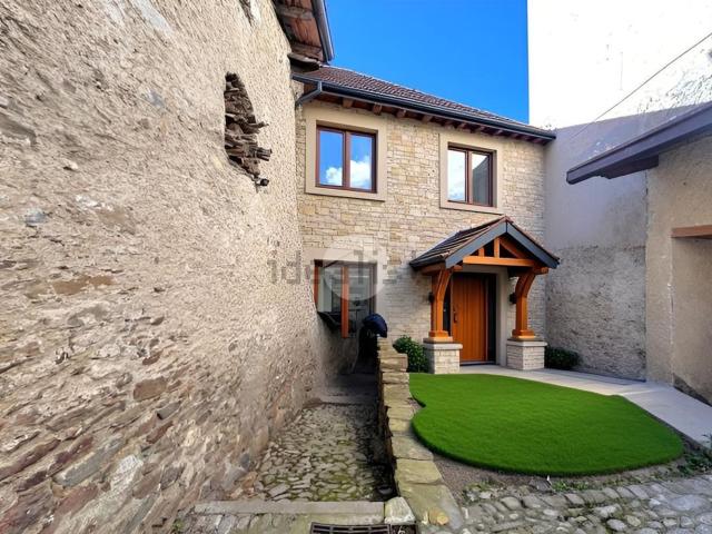 Villetta bifamiliare in vendita di 135 m² in Via Dottor Italo Tognali