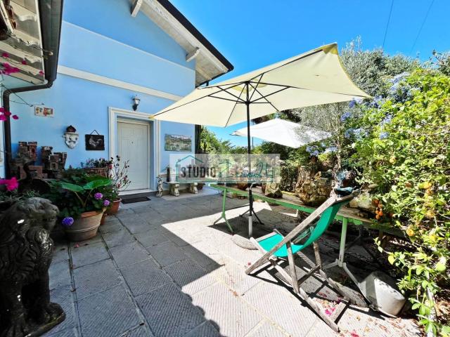 Villetta bifamiliare in vendita di 135 m² in Via Giacomo Matteotti