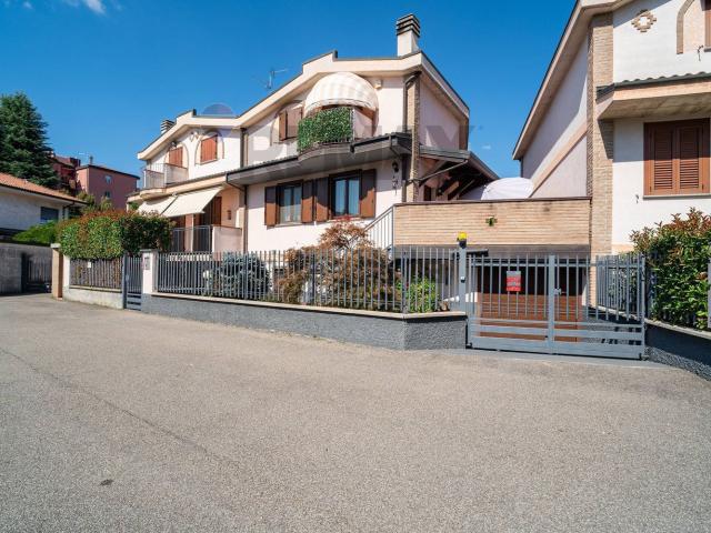 Villetta bifamiliare in vendita di 135 m² in Via Giancarlo Puecher, 20