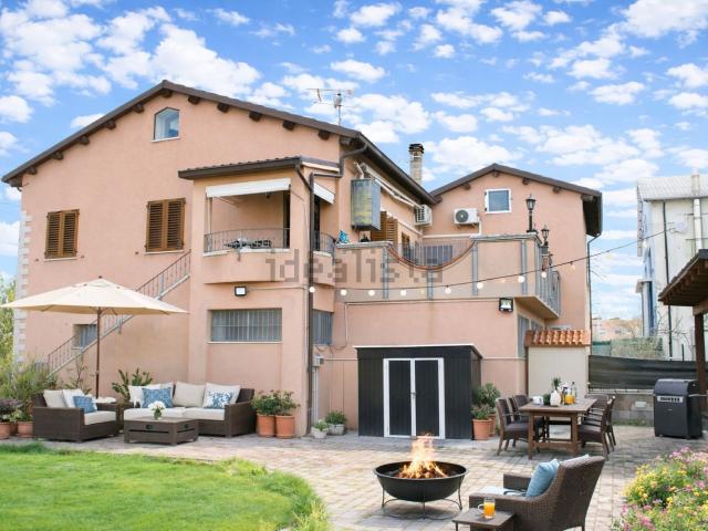 Villetta bifamiliare in vendita di 135 m² in Via Guglielmo Marconi
