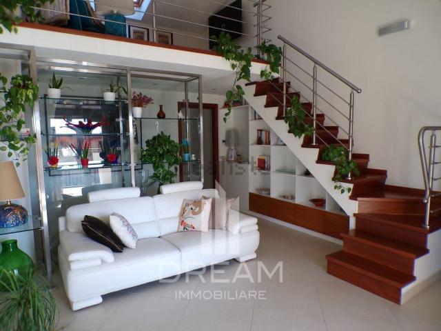 Villetta bifamiliare in vendita di 135 m² in Via Lanusei, 7