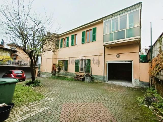 Villetta bifamiliare in vendita di 135 m² in Via Libarna, 251