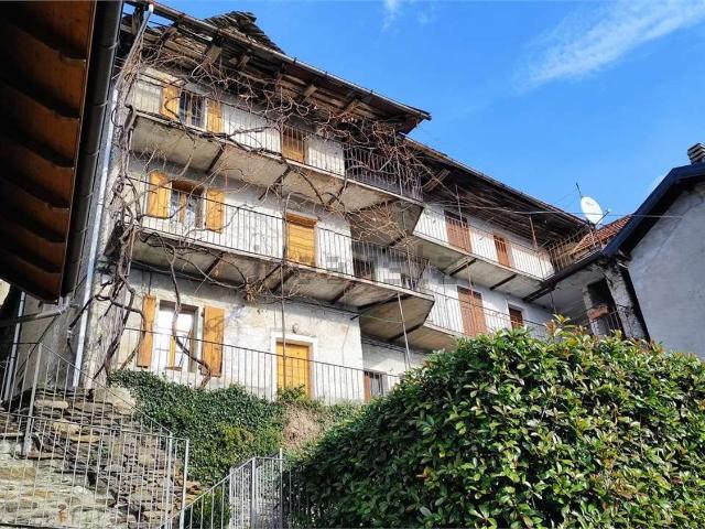 Villetta bifamiliare in vendita di 135 m² in Via Montebello
