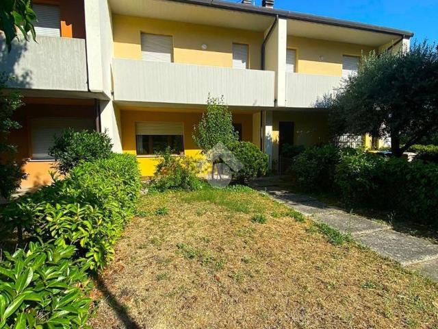 Villetta bifamiliare in vendita di 135 m² in Via Palmiro Togliatti, 7