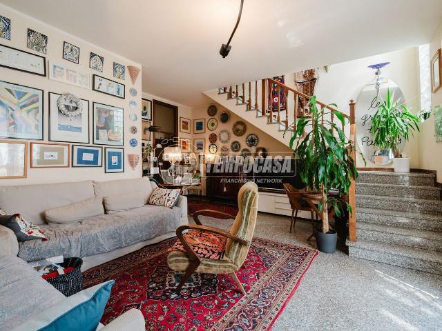 Villetta bifamiliare in vendita di 183 m² in Via Primo Zecchi
