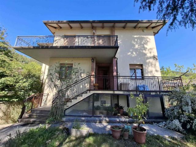 Villetta bifamiliare in vendita di 135 m²