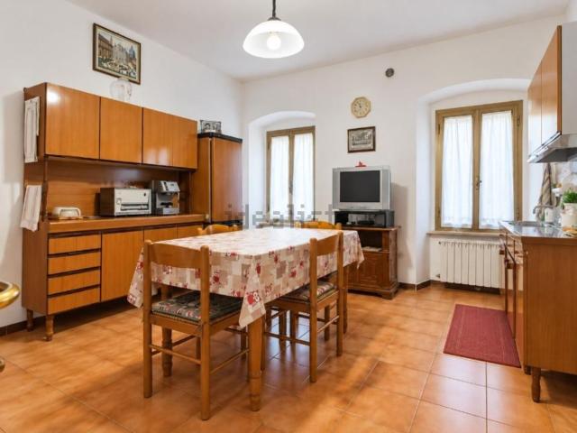 Villetta bifamiliare in vendita di 136 m² in Via Fulgenzo Petrelli, 37